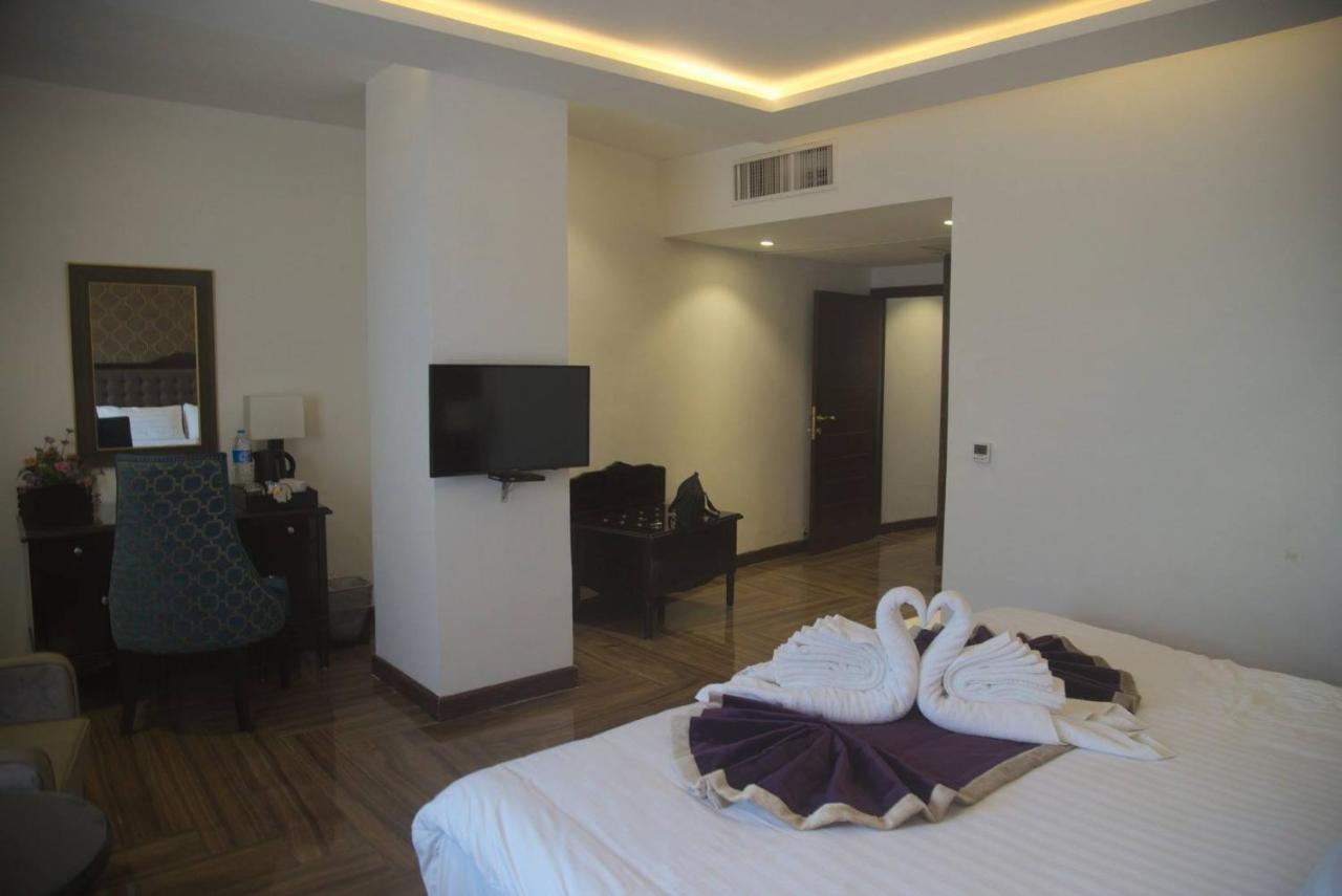 Savoey Hotel Лахор Экстерьер фото