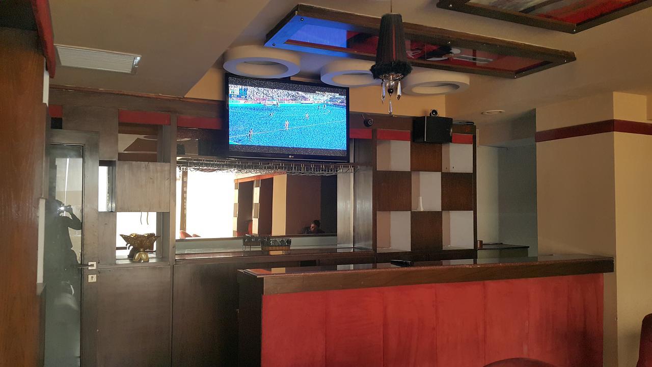 Savoey Hotel Лахор Экстерьер фото