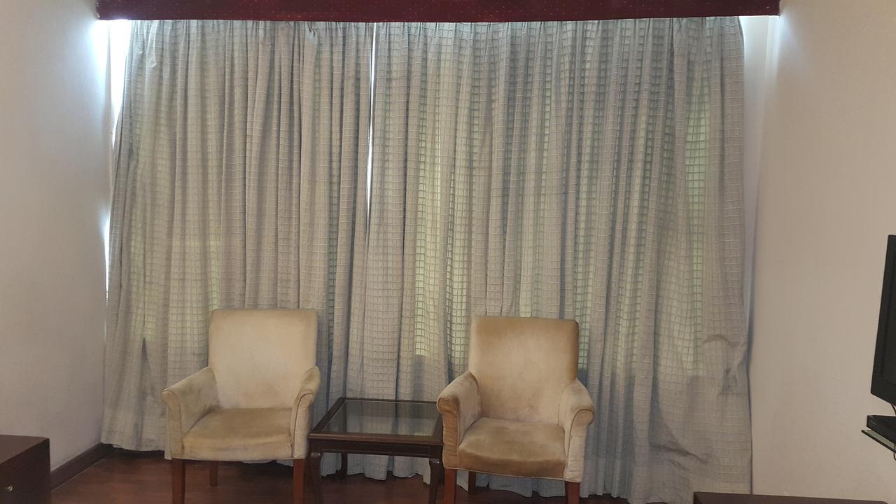 Savoey Hotel Лахор Экстерьер фото