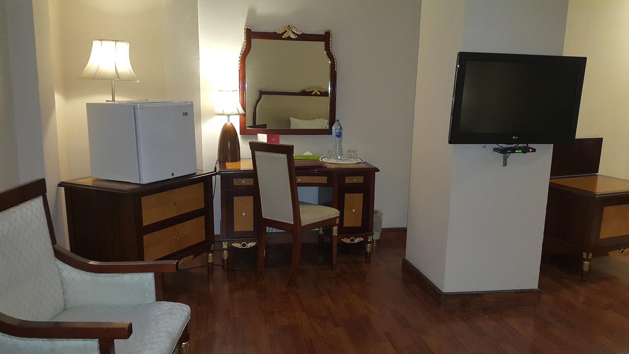 Savoey Hotel Лахор Экстерьер фото