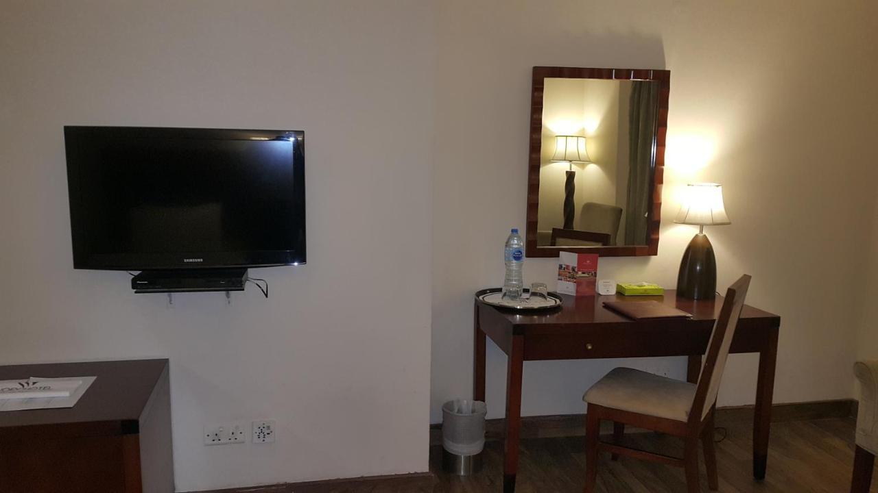 Savoey Hotel Лахор Экстерьер фото